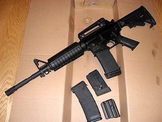 Ảnh: Chán súng Trung Quốc tặng, Philippines quay sang mua súng Israel